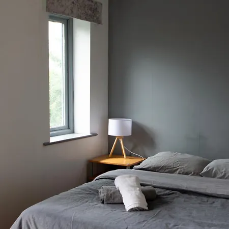 Well-equipped 4 Bedroom House Close To Centre * Leeds (West Yorkshire)