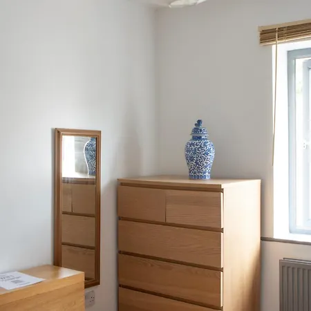 Tatil Evi Well-equipped 4 Bedroom House Close To Centre