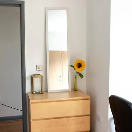 بيت للعطل Well-equipped 4 Bedroom House Close To Centre *