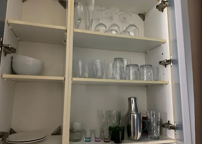 Well-equipped 4 Bedroom House Close To Centre Будинок відпочинку