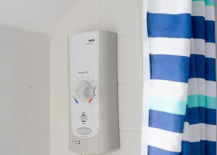 Будинок відпочинку Well-equipped 4 Bedroom House Close To Centre Лідс