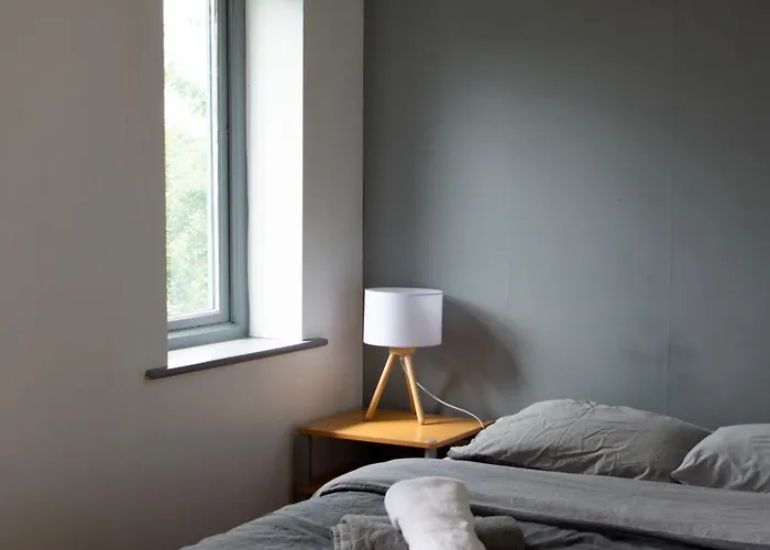 Well-equipped 4 Bedroom House Close To Centre * Лідс